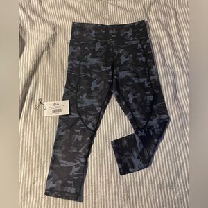 Zyia Women’s Black & Gray Camo Active Leggings